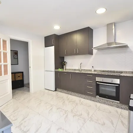 Familiar Caracola Playa 푸엔히롤라